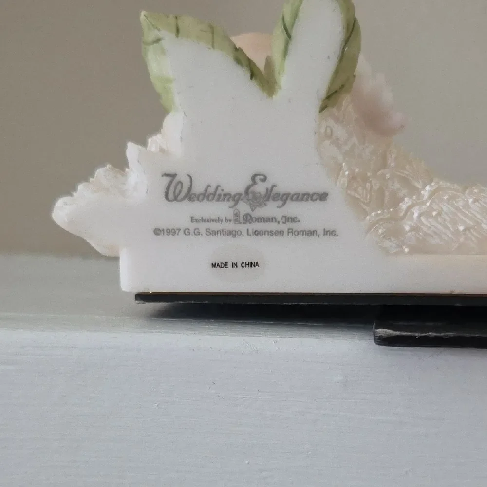Delicate Cream Floral Decorative Photo Frame